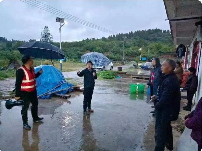 防汛常規物資|消防滅火裝備|消防救援裝備|水域救援救生|應急照明設備|防汛與應急包|水泵發電機類|救生救援儀器